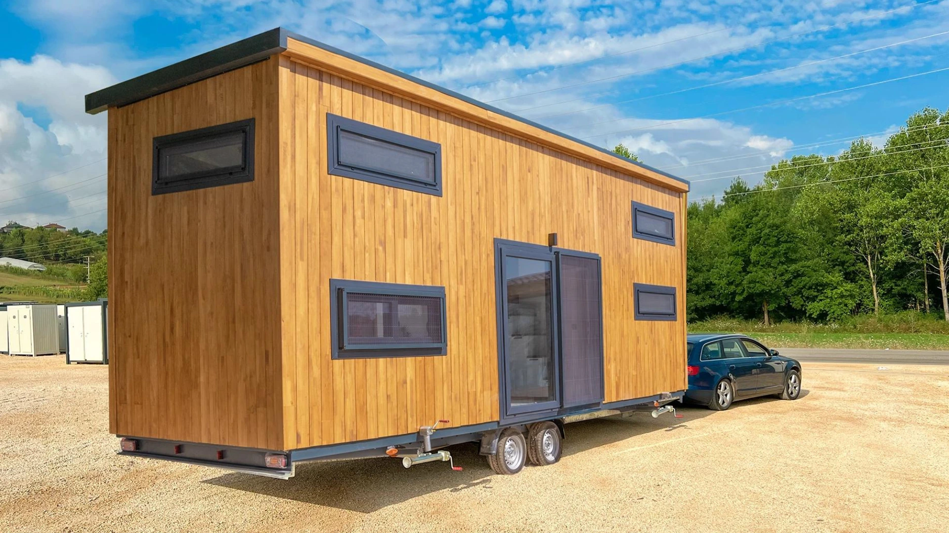 Tiny House: Freedom and Minimalism Combined – With Wolf Tiny